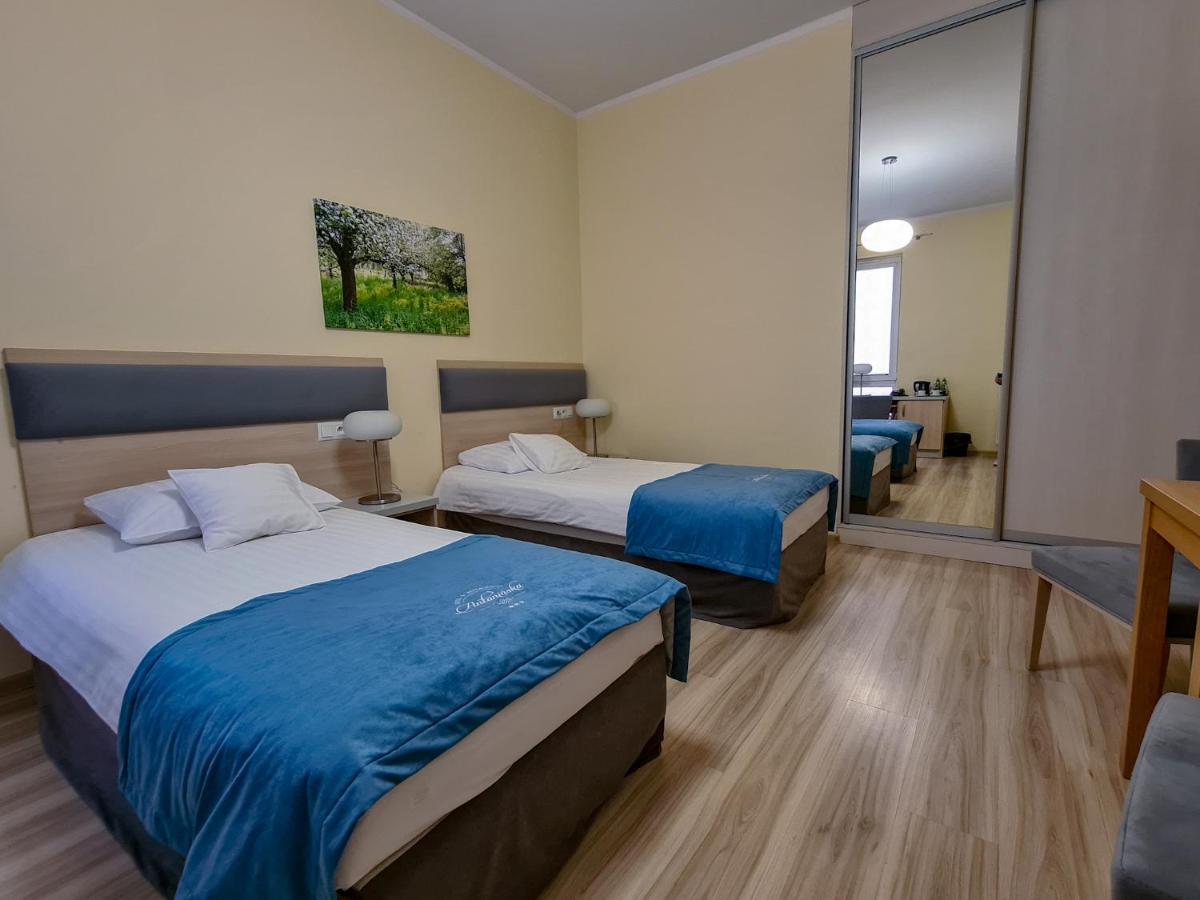 Antoninska Hotel & Apartamenty Лешно Экстерьер фото