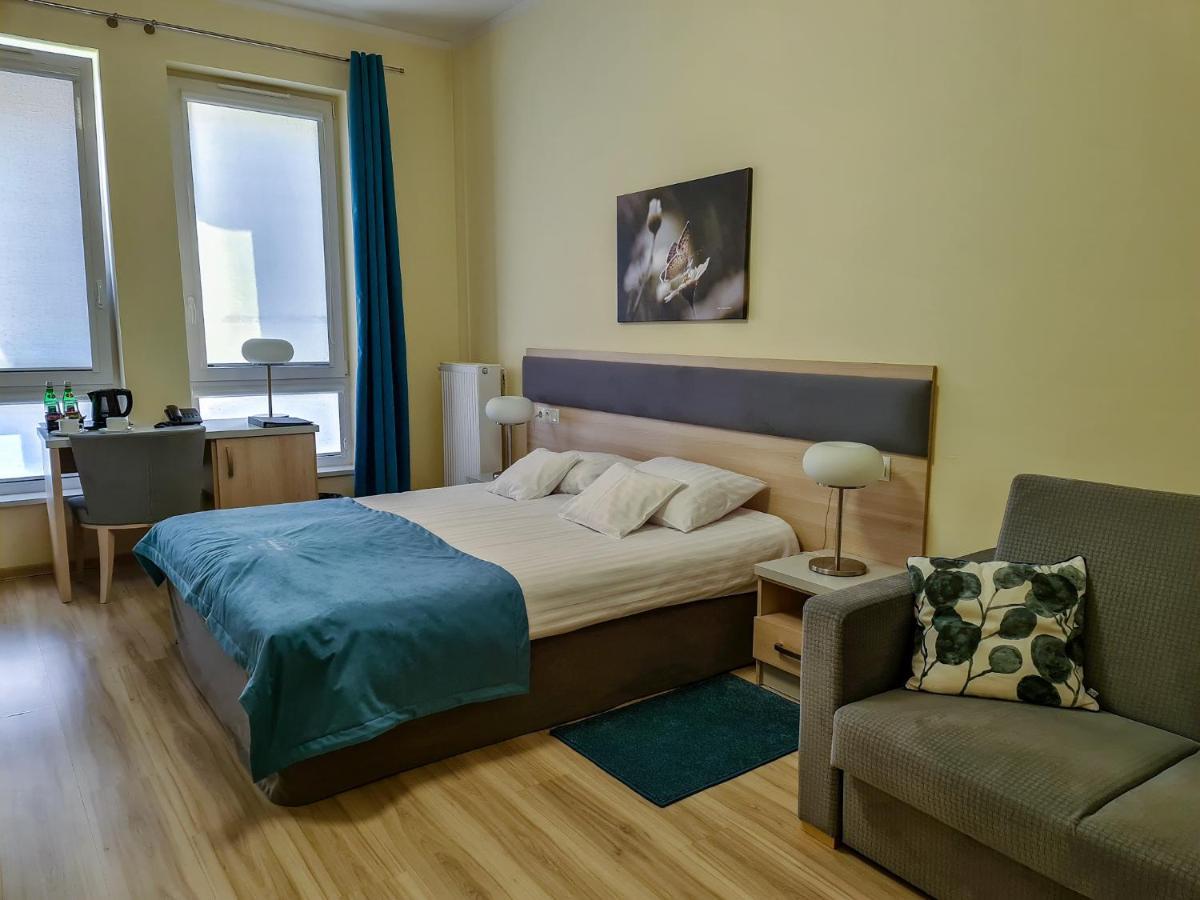 Antoninska Hotel & Apartamenty Лешно Экстерьер фото