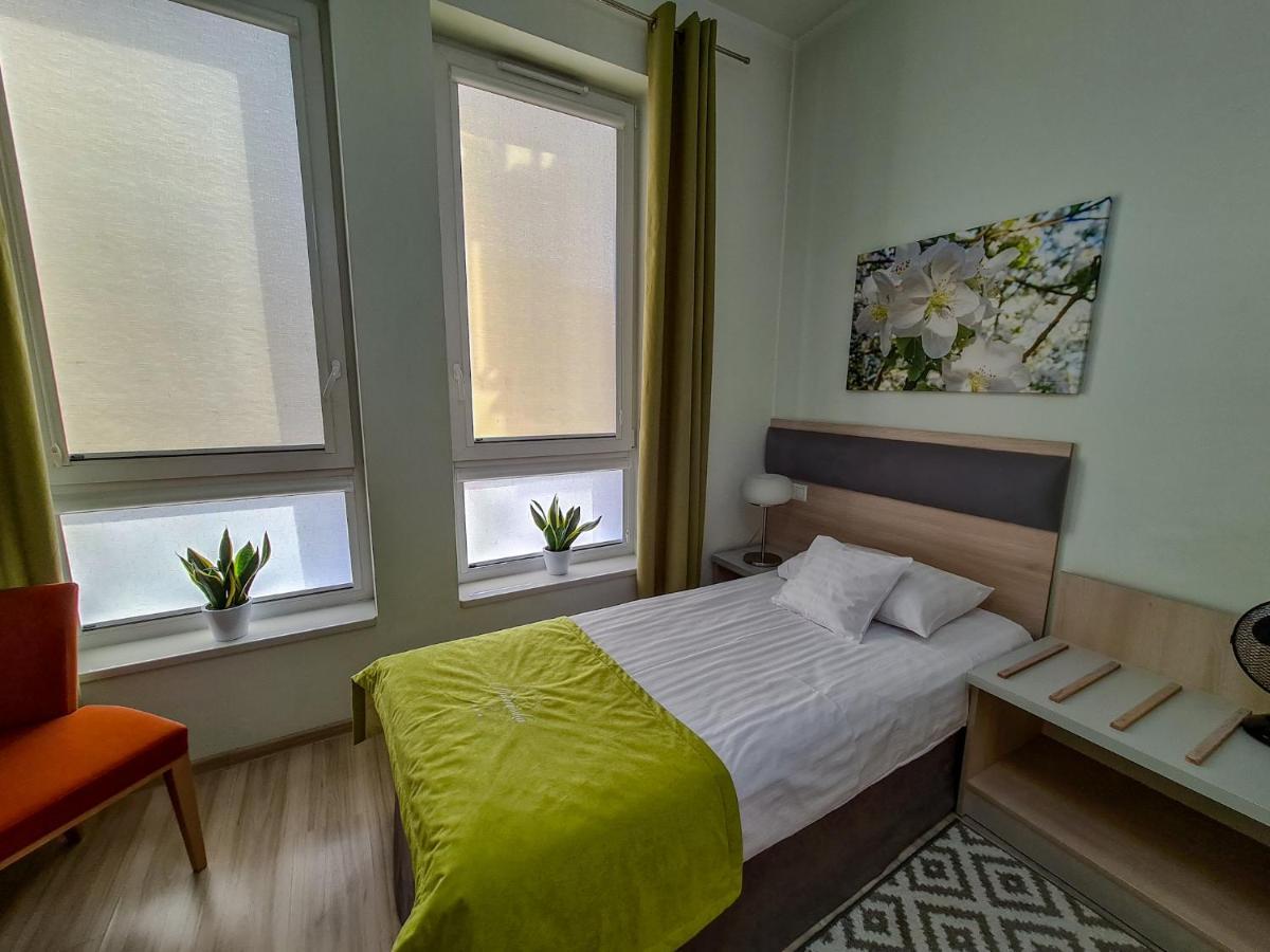 Antoninska Hotel & Apartamenty Лешно Экстерьер фото