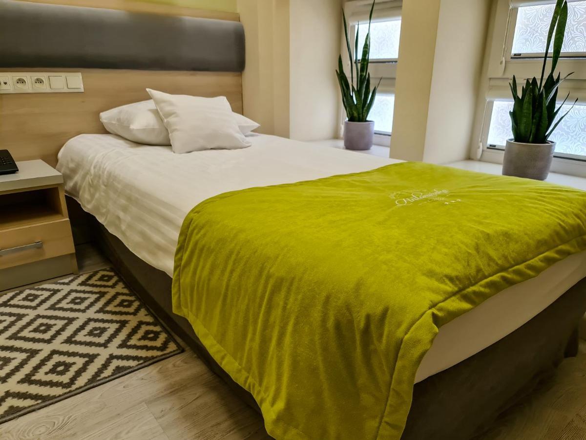 Antoninska Hotel & Apartamenty Лешно Экстерьер фото