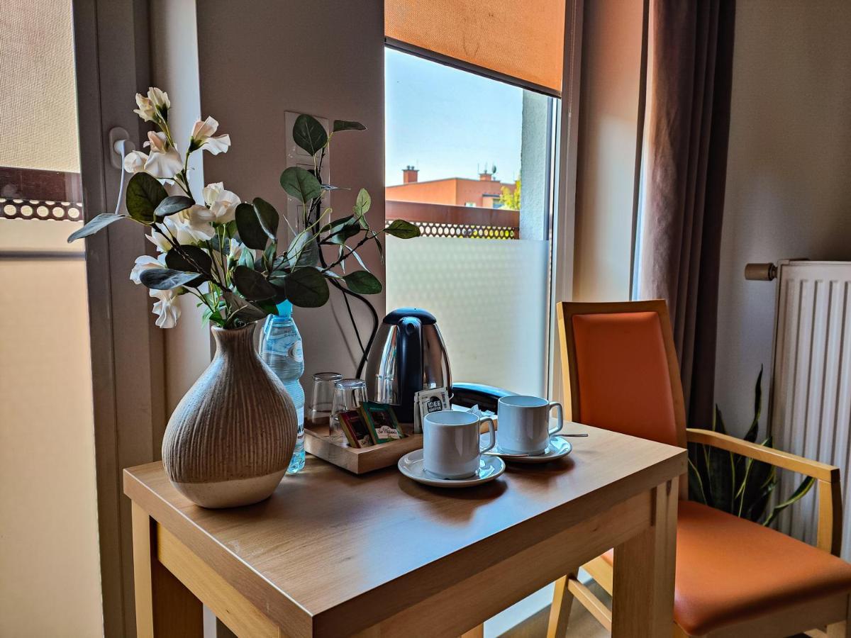 Antoninska Hotel & Apartamenty Лешно Экстерьер фото