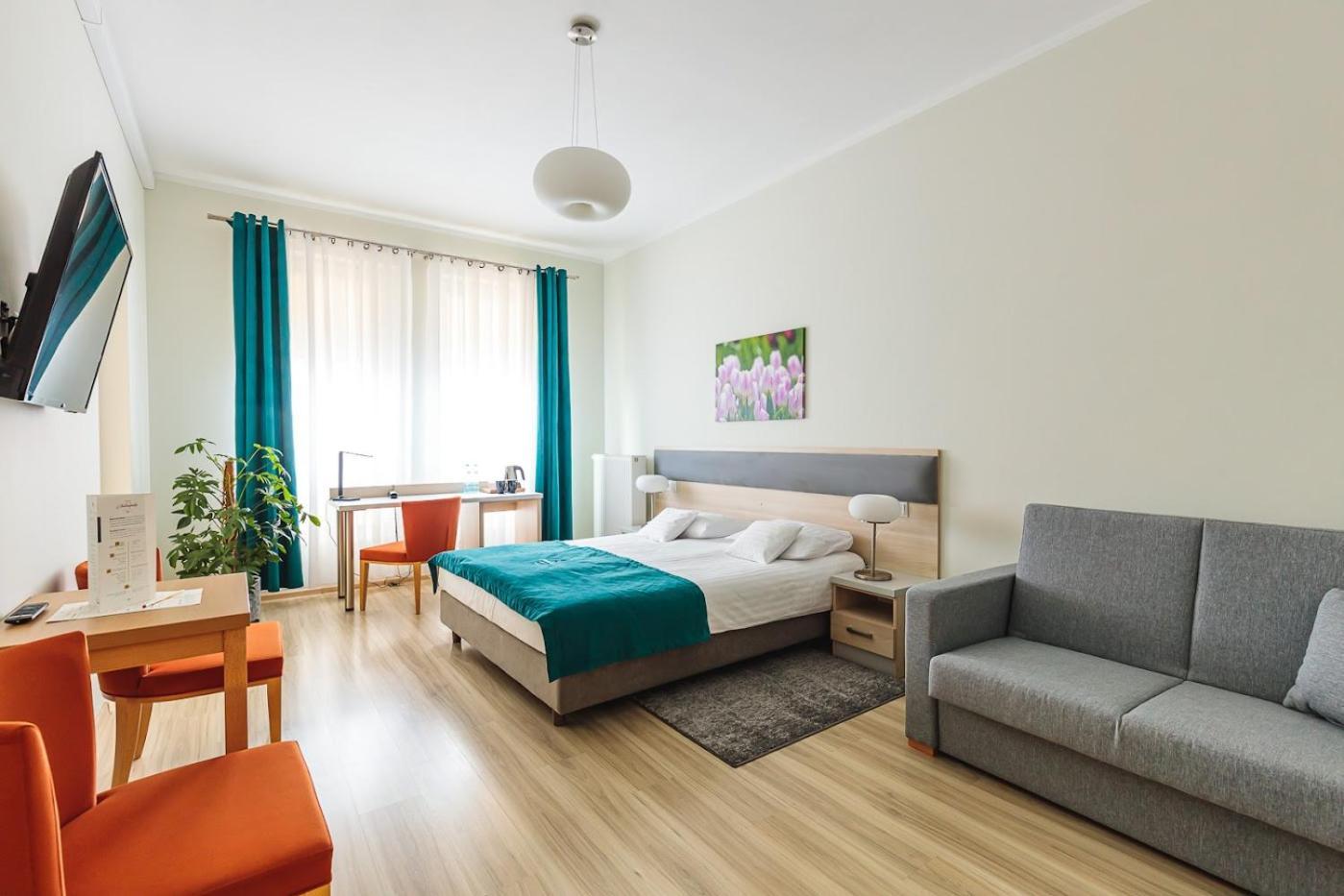 Antoninska Hotel & Apartamenty Лешно Экстерьер фото