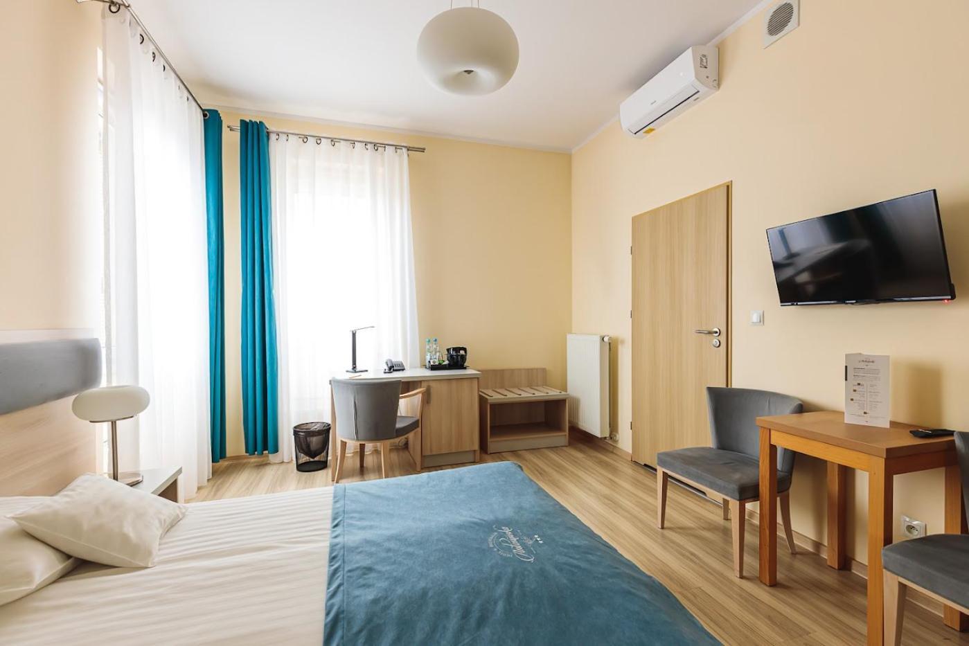 Antoninska Hotel & Apartamenty Лешно Экстерьер фото