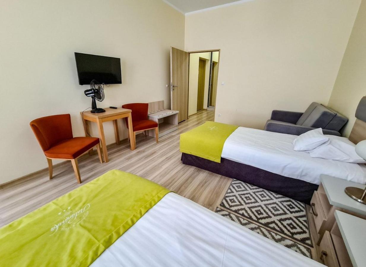 Antoninska Hotel & Apartamenty Лешно Экстерьер фото